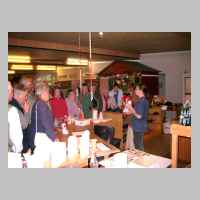 59-05-1125 7. Schirrauer Kirchspieltreffen 2004 - Einweisung der Besucher.JPG